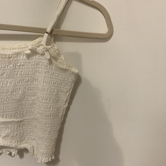 ⭐️BRANDY MELVILLE WHITE TOP - Picture 2 of 4